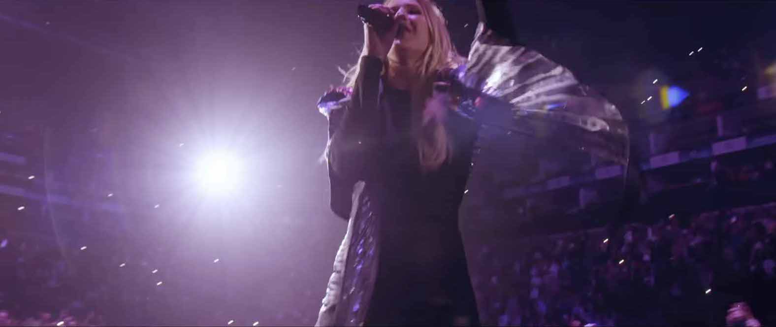 ELLIE GOULDING  LIVE AT THE O2