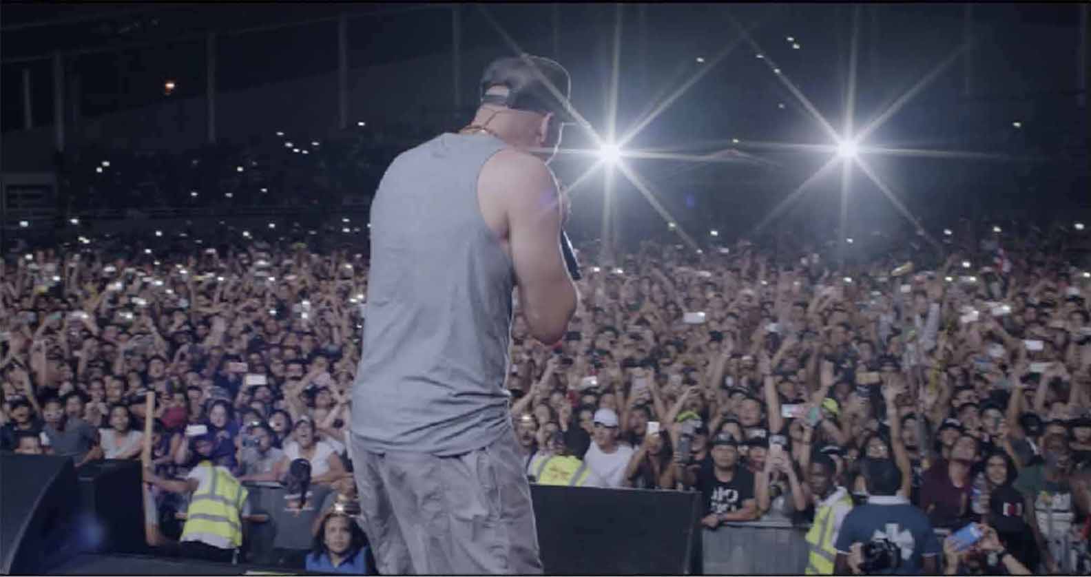 still of residente live in columbia