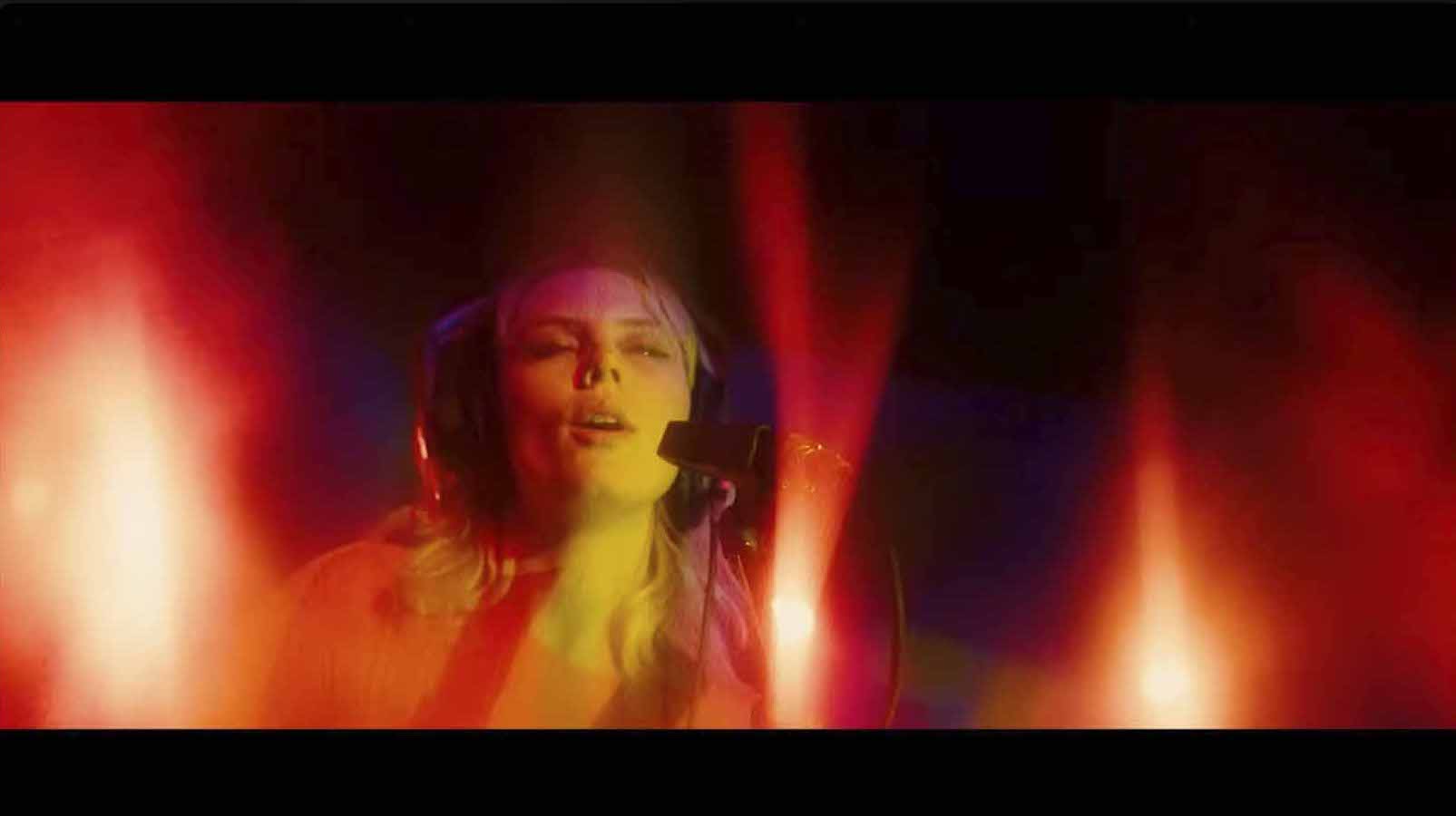 still of wolf alice on jools holland in 2022